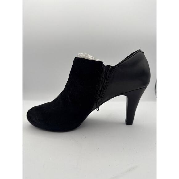 Clarks Women’s Black Ankle Heels Size 10W – Soft Cushion Wide Width Boots - Picture 8 of 8